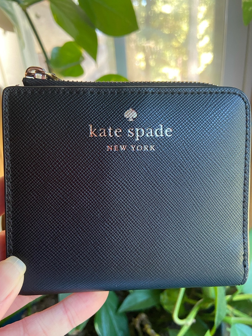 Kate Spade Madison Saffiano Leather Small L-Zip Bifold Wallet Black NWOT Chic